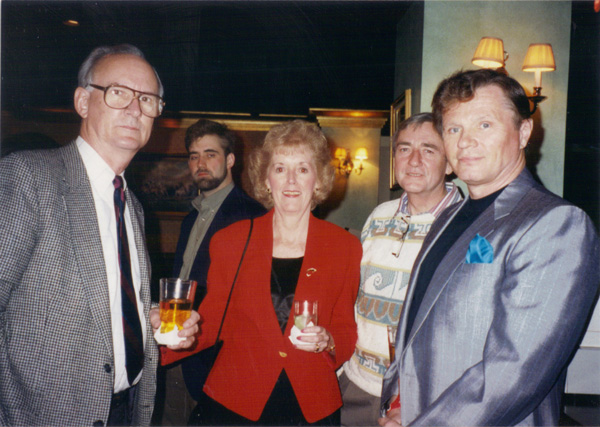 1993 (325)