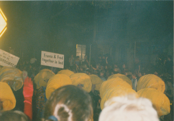 1998 (438)