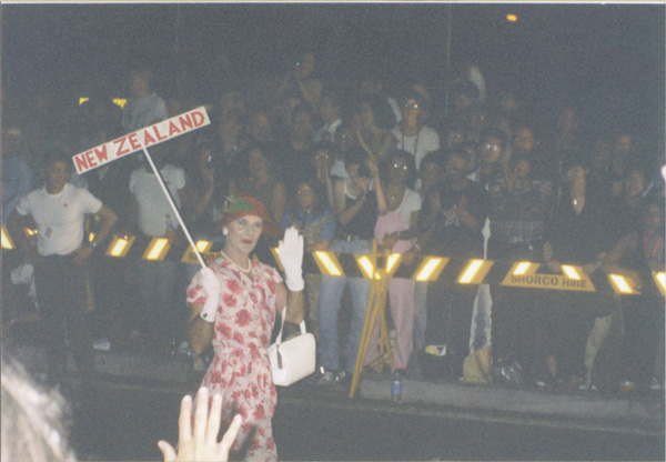 1998 (562)