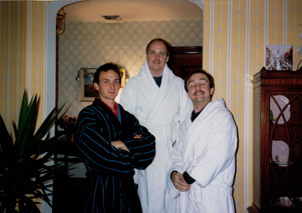 2001 (386)
