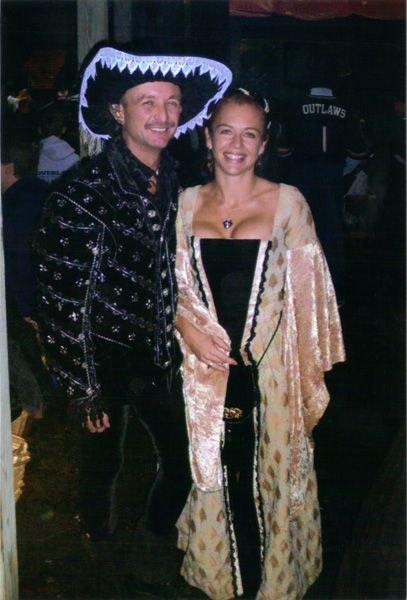 2001 (472)