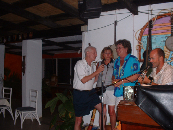 Clippie singing with strange lady