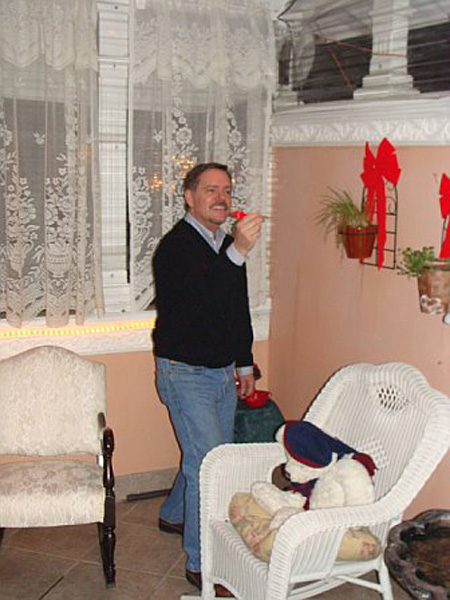 Ken tossing for prizes RI Xmas 2007