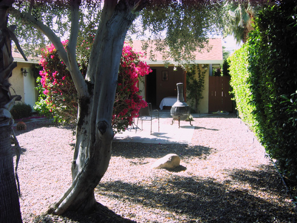 PS courtyard 042010