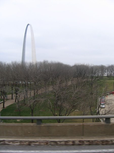 St Louis Arch March 2010 3